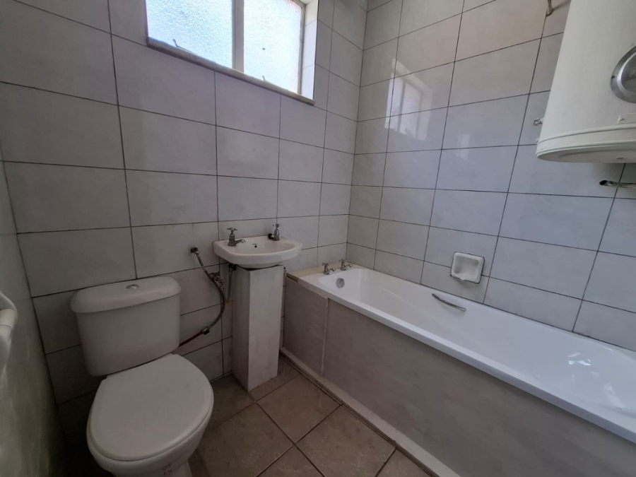 To Let 1 Bedroom Property for Rent in Bloemfontein Free State